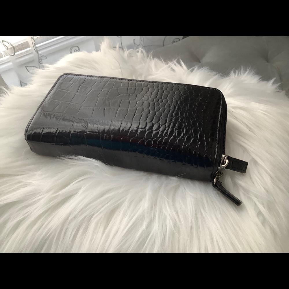 Croc leather ladies wallet🔥 ‼️PRICE DROP‼️